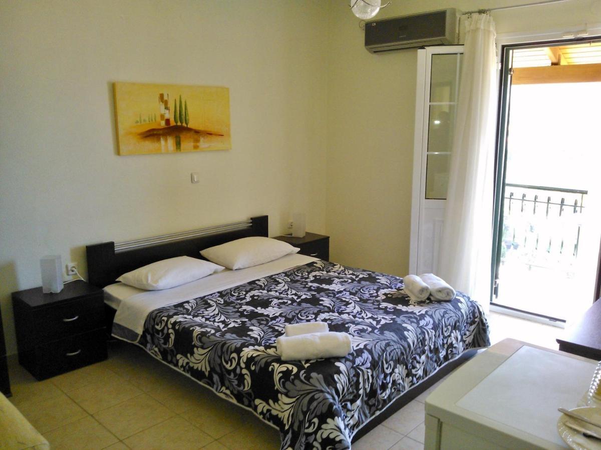 Niriides Apartments Asos Rum bild